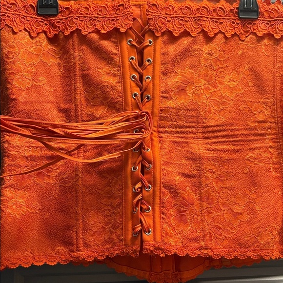 Frederick's of Hollywood orange lace-up corset with scalloped lace trim - Picture 9 of 13